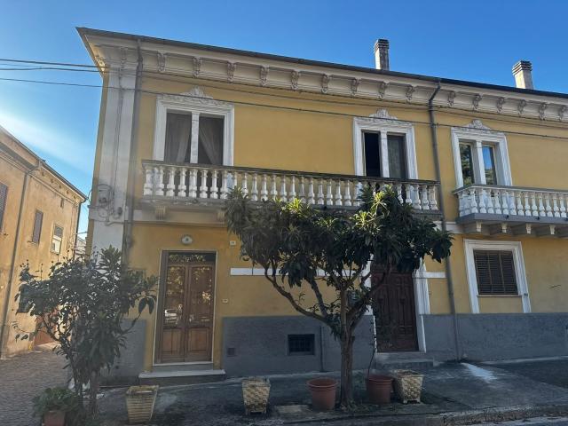 Casa in vendita a Raiano, L'Aquila