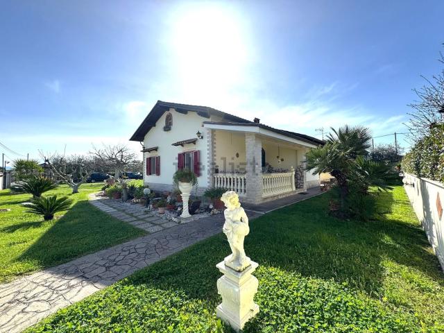 Casa in vendita a Colle di Mare, Aprilia