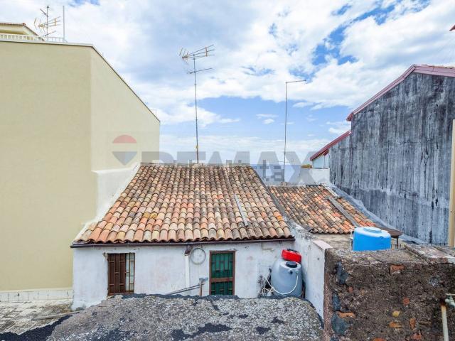 Casa in vendita a Aci Castello, Sicilia