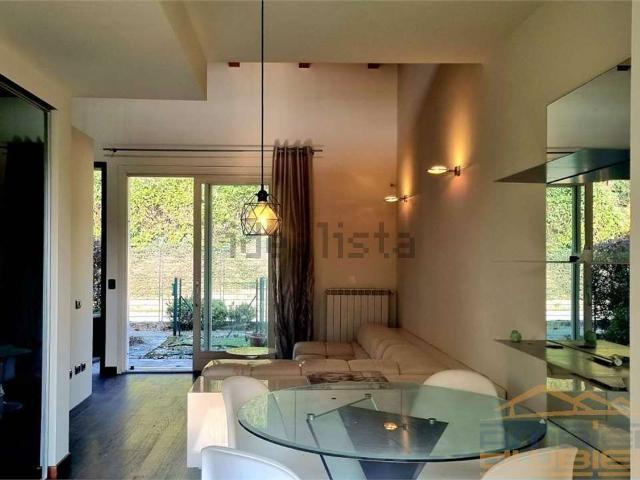 Casa in vendita a Merate, Lombardia