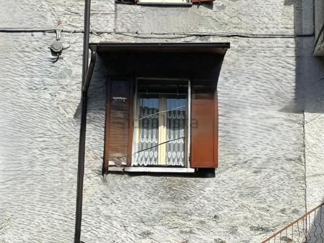 Casa in vendita a Sondrio, Lombardia