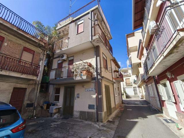 Casa in vendita a Nizza Di Sicilia, Sicilia
