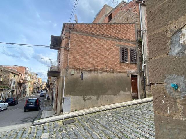 Casa in vendita a Santo Stefano Di Camastra, Sicilia