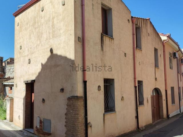 Casa in vendita a Laconi, Sardigna/Sardegna