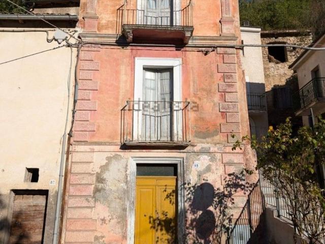 Casa in vendita a Goriano Sicoli, L'Aquila