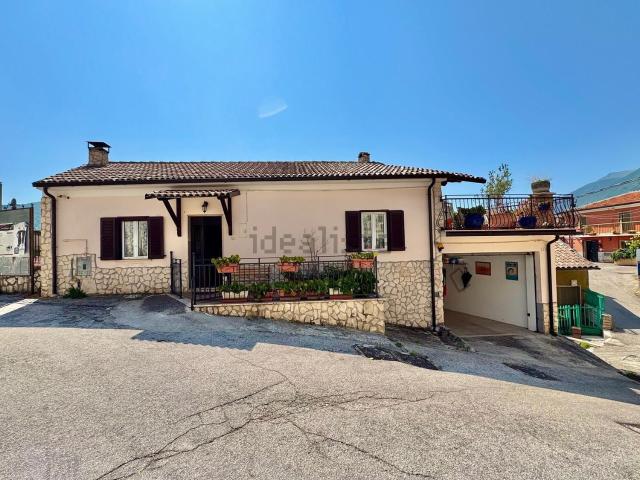 Casa in vendita a Pescocanale, Capistrello
