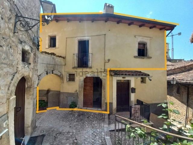 Casa in vendita a Fontecchio, Abruzzo