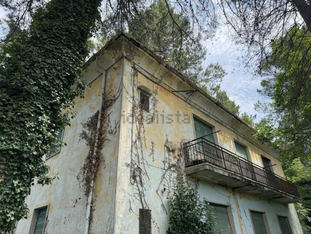 Casa in vendita a Montorio al Vomano, Teramo