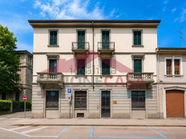 Casa in vendita a Volta-Prealpi, Saronno