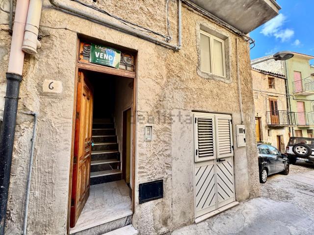 Casa in vendita a Caccamo, Sicilia