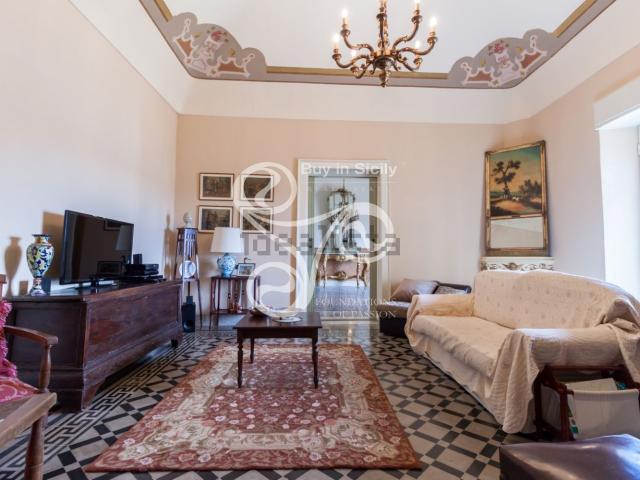 Casa in vendita a Castellina, Piazza