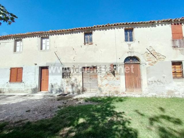 Casa in vendita a Molinaccio, Marche