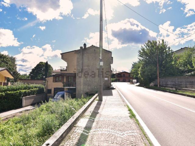 Casa in vendita a Ospedaletto D'alpinolo, Campania