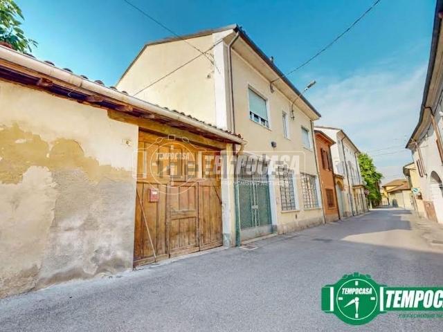 Casa in vendita a San Salvatore Monferrato, Alessandria