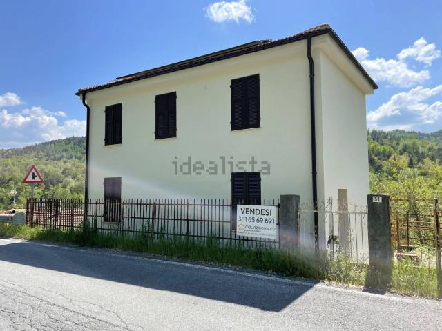 Casa in vendita a Piana Crixia, Liguria