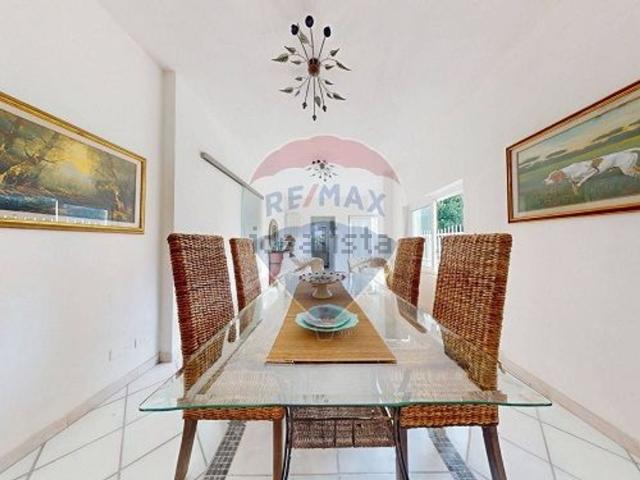 Casa in vendita a Marina di Massa, Marina Di Massa