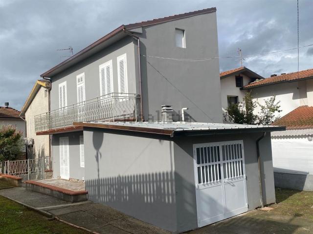 Casa in vendita a Monsummano Terme, Pistoia