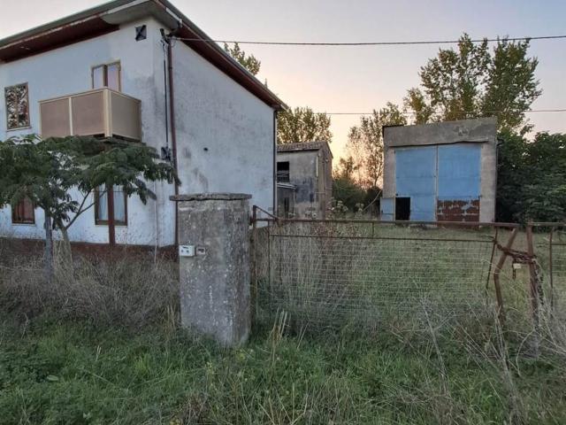 Casa in vendita a Unione Comuni Modenesi Area Nord, Mirandola