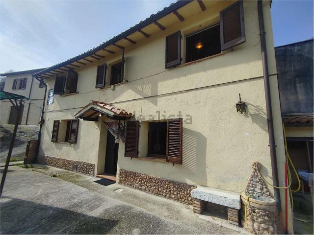 Casa in vendita a Nocera Umbra, Umbria