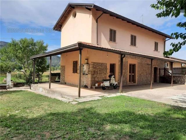 Casa in vendita a Esperia, Lazio