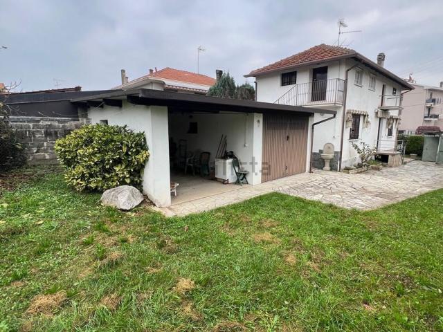 Casa in vendita a Santa Croce di Borgomanero, Piemonte