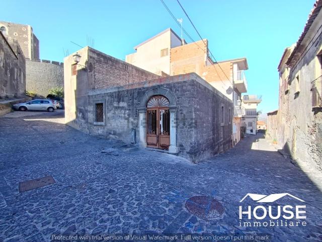 Casa in vendita a Paternò, Catania