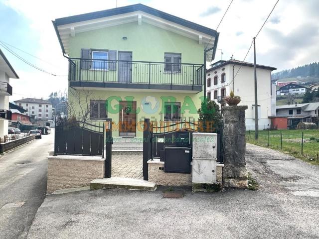 Casa in vendita a Enego, Veneto