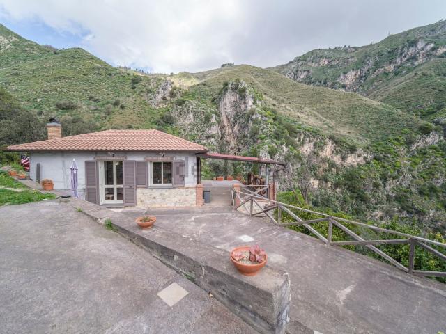 Casa in vendita a Castelmola, Sicilia
