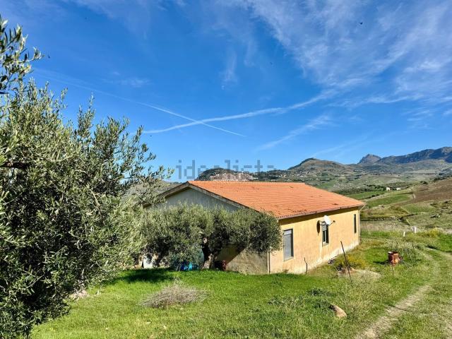 Casa in vendita a Caccamo, Sicilia