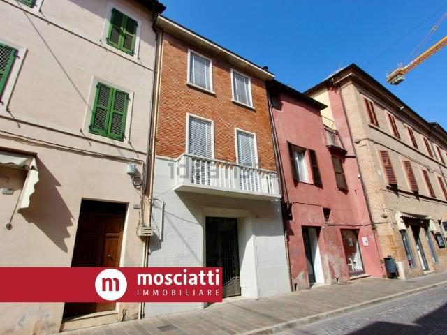 Casa in vendita a Matelica, Macerata