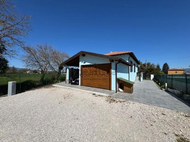 Casa in vendita a Spoleto, Umbria