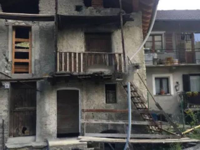 Casa in vendita a La Tour, Chatillon