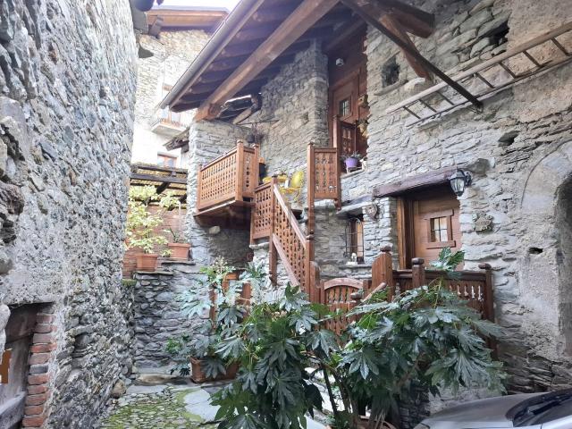 Casa in vendita a Arnad, Aosta