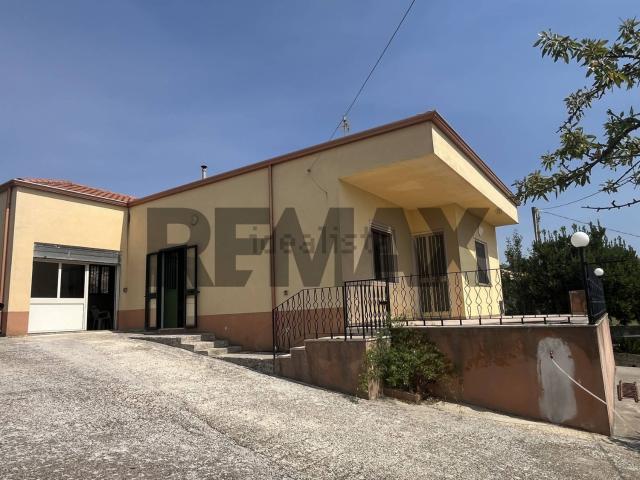 Casa in vendita a Giarratana, Ragusa
