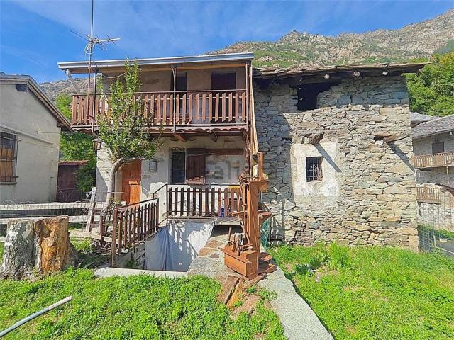 Casa in vendita a Donnas, Aosta