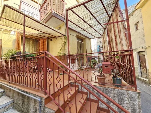 Casa in vendita a Collesano, Sicilia