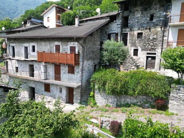 Casa in vendita a Ardenno, Lombardia