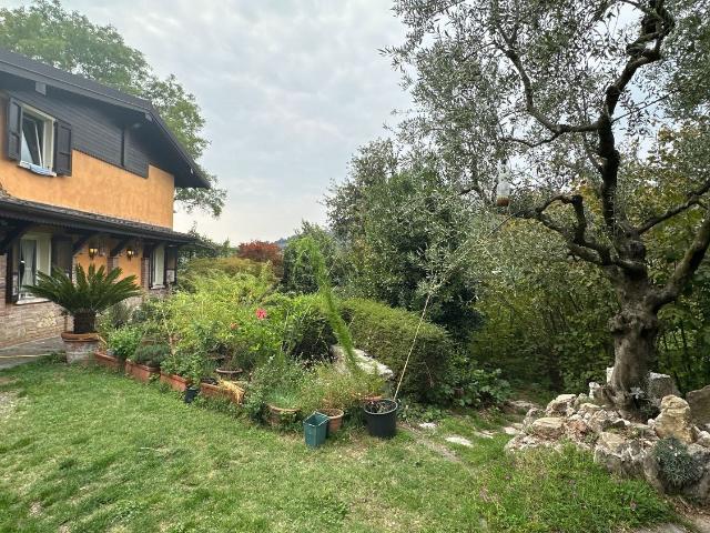 Casa in vendita a Cellatica, Brescia