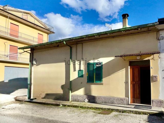Casa in vendita a Luco Dei Marsi, Abruzzo