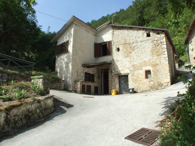 Casa in vendita a Rocca di Botte, L'Aquila