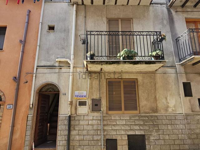 Casa in vendita a Isnello, Sicilia