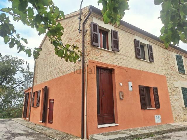 Casa in vendita a Terre Roveresche, Marche