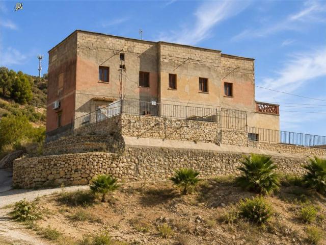 Casa in vendita a Riesi, Caltanissetta