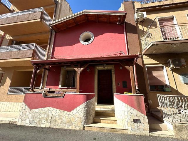 Casa in vendita a Ispica, Sicilia