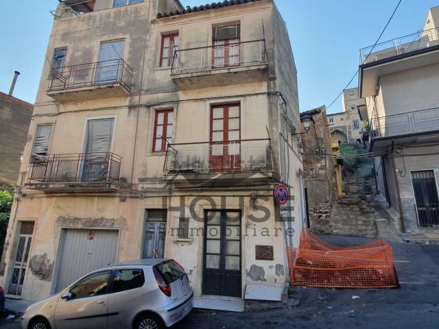 Casa in vendita a Paternò, Sicilia