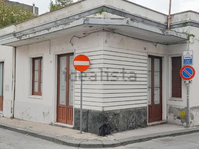 Casa in vendita a Belpasso, Sicilia