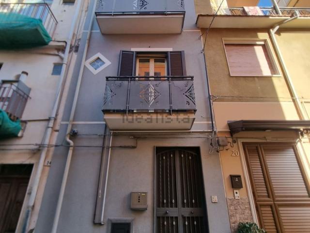 Casa in vendita a Bronte, Sicilia