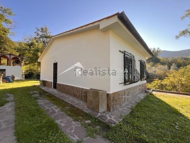 Casa in vendita a Montemagno, Calci