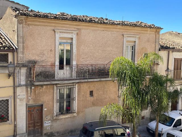 Casa in vendita a Chiaramonte Gulfi, Sicilia