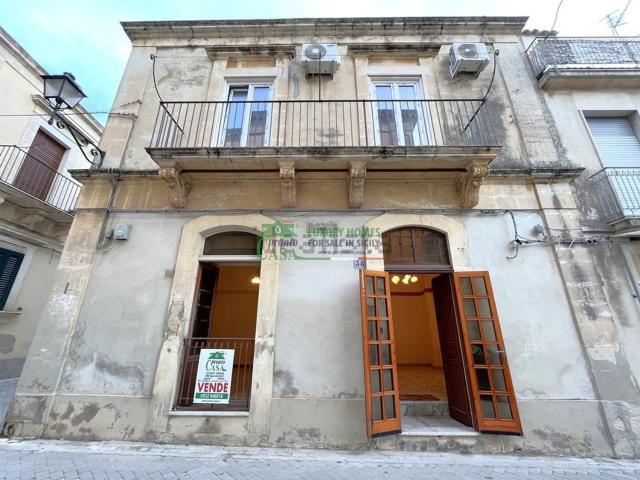 Casa in vendita a Modica, Modica Alta